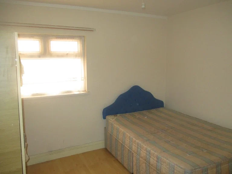 Flat Uxbridge Road in Greater London