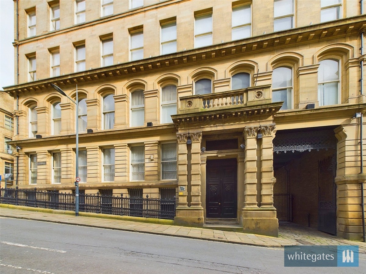 Flat Peckover Street in Bradford