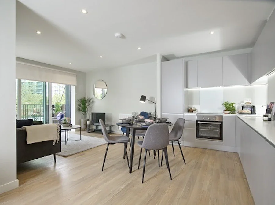 Flat Hale Wharf in Greater London