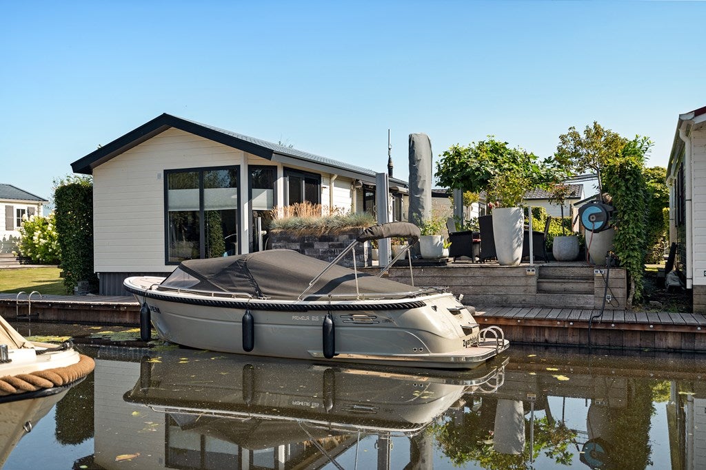 Huis Veneweg 223 05 in Wanneperveen