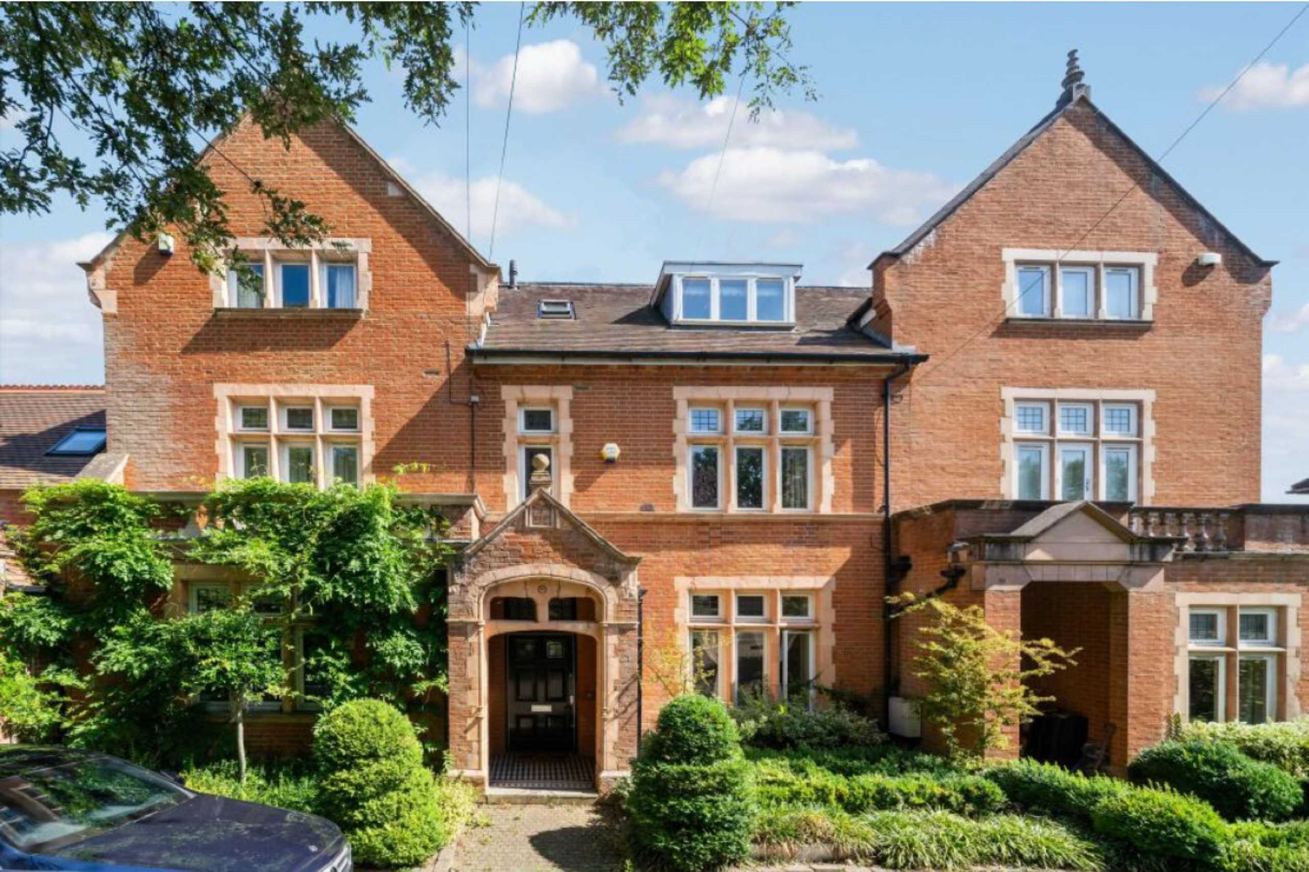 House Arthur Road in Greater London