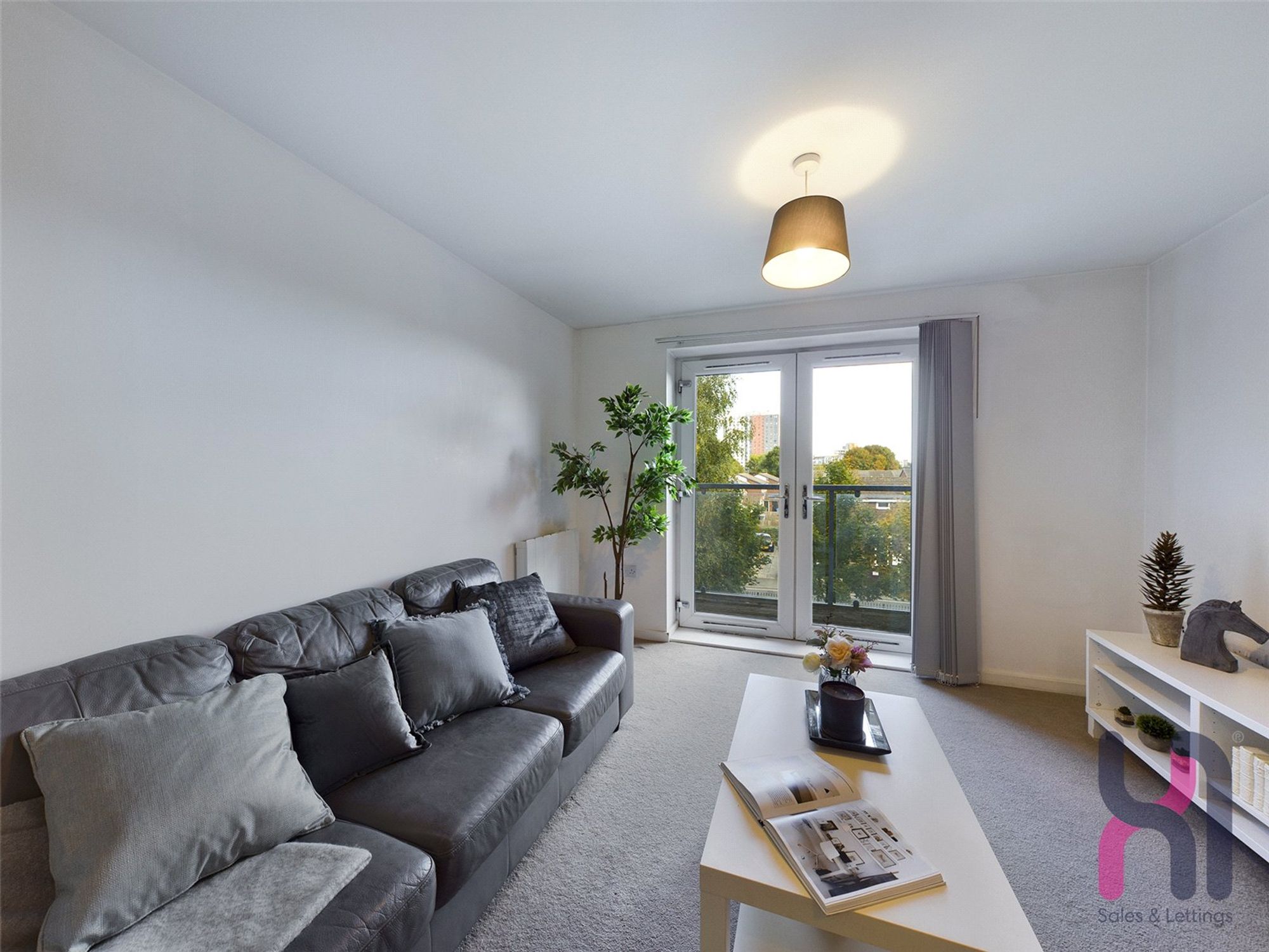 Flat Craven Drive in Salford