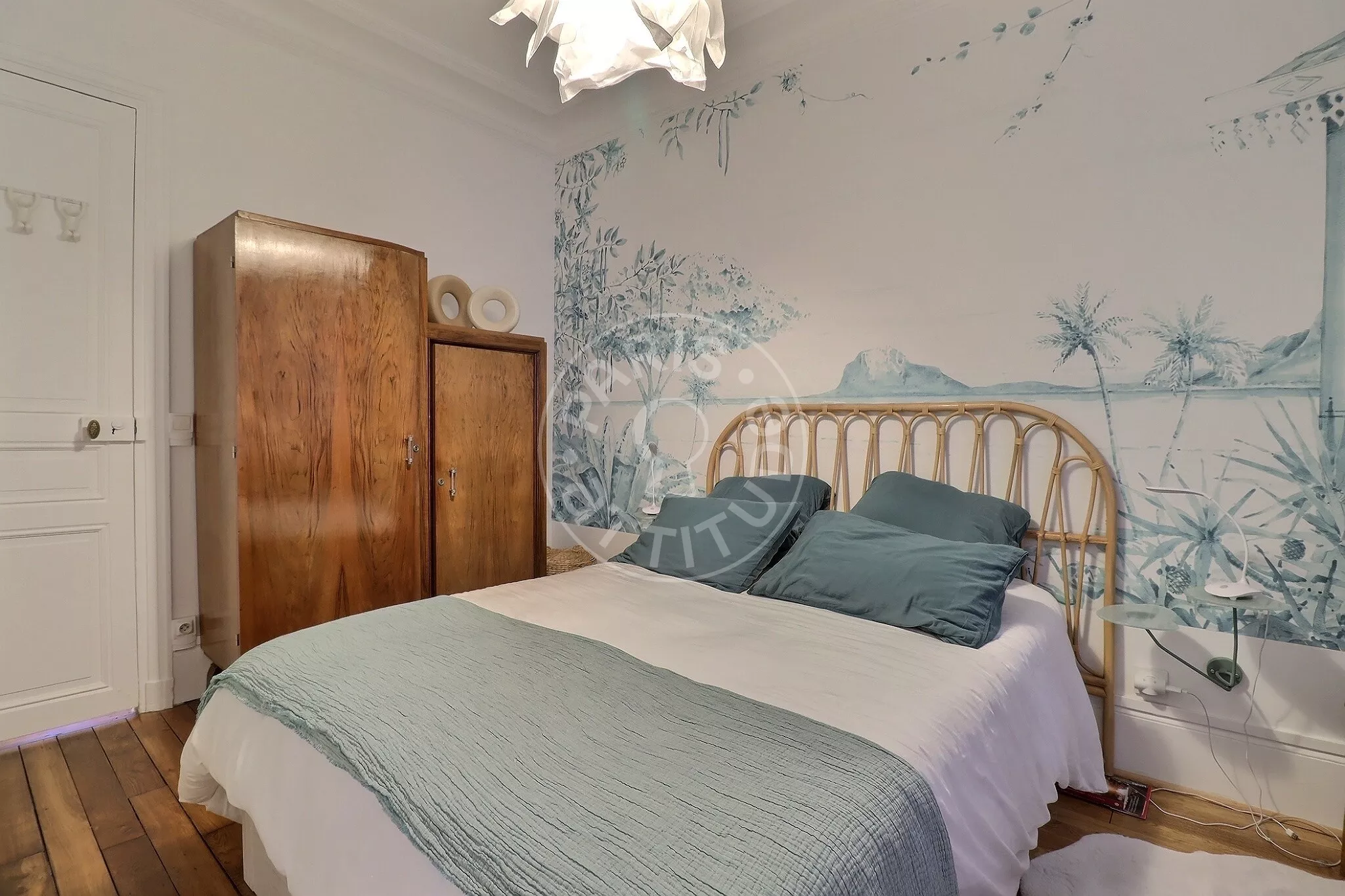 Appartement Rue Salneuve à Paris