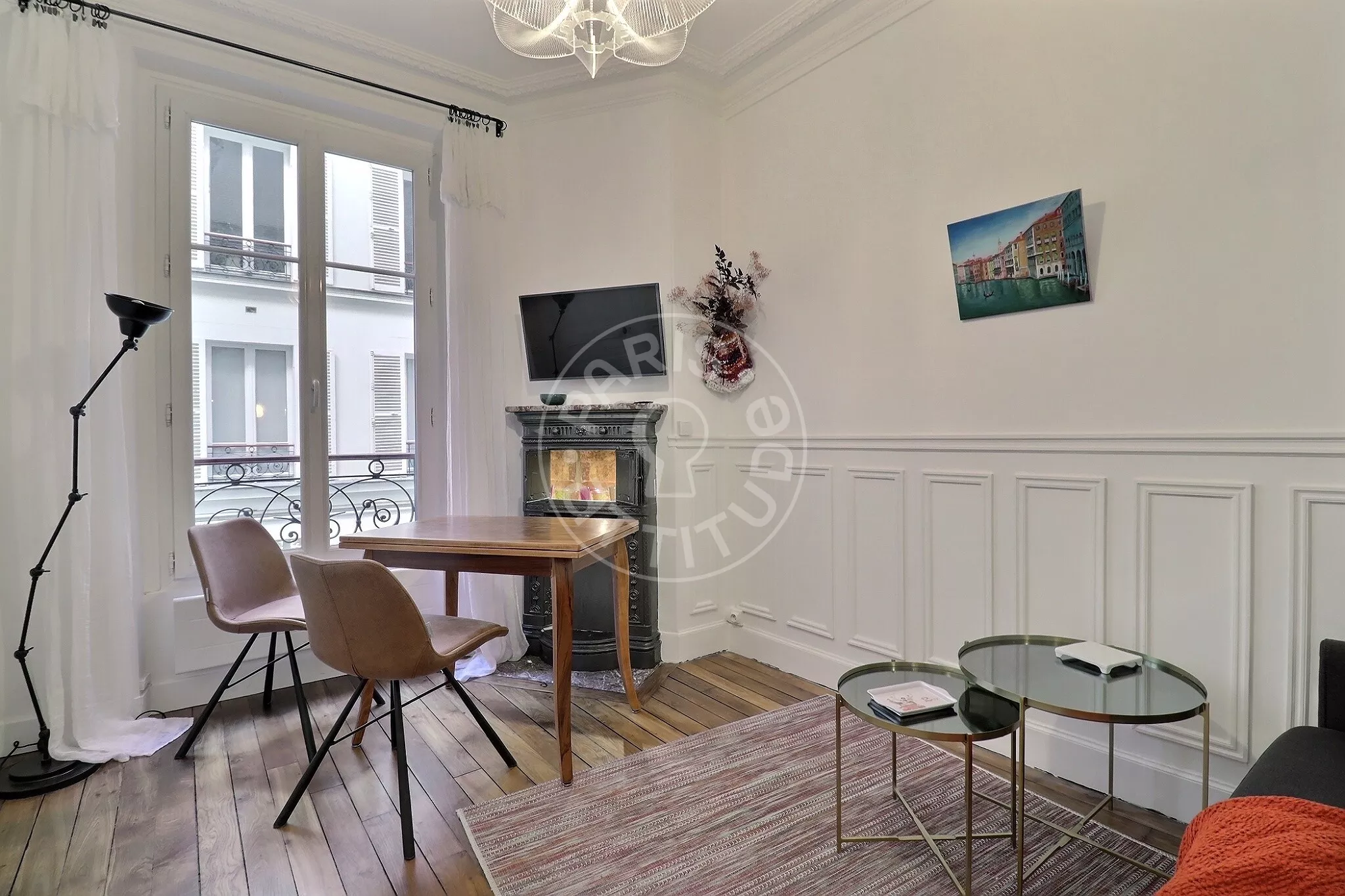 Appartement Rue Salneuve à Paris