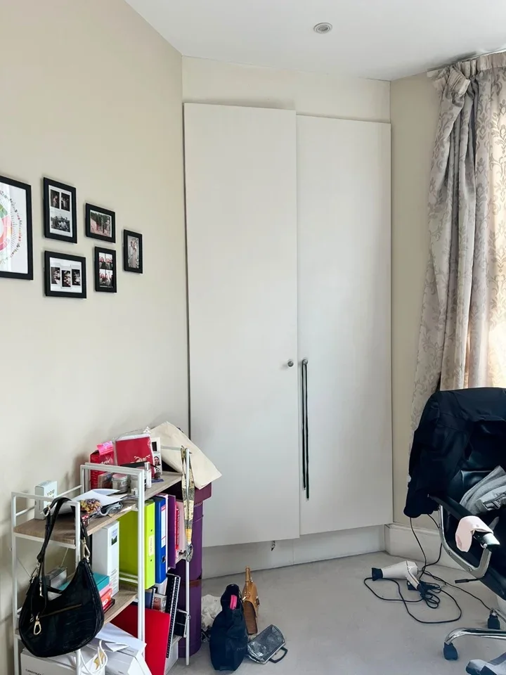 Flat Bolingbroke Road in Greater London