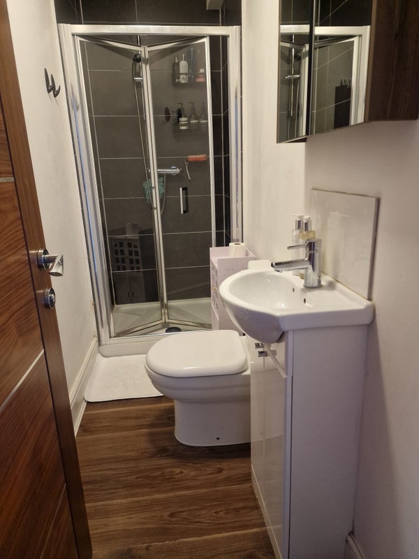 Flat Dawes Road in Greater London