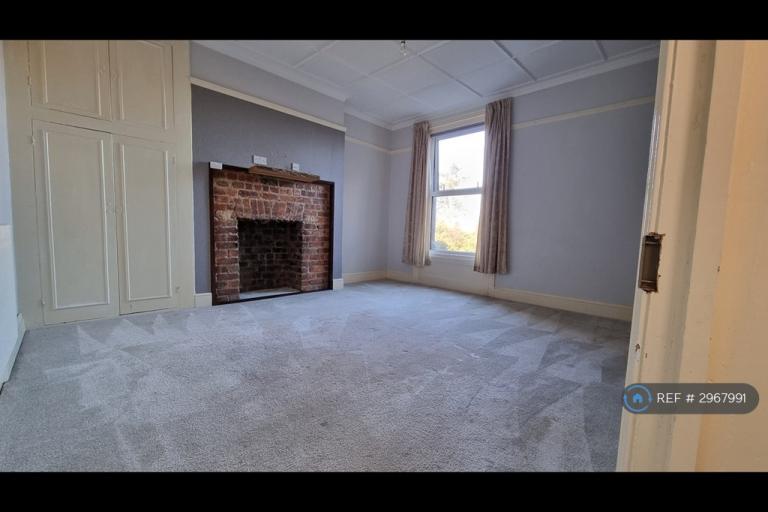 Flat Priory Avenue in St Leonards