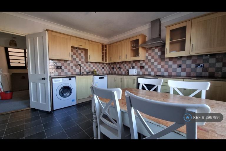 Flat Priory Avenue in St Leonards