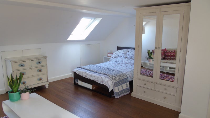 Room Olive Road in Greater London
