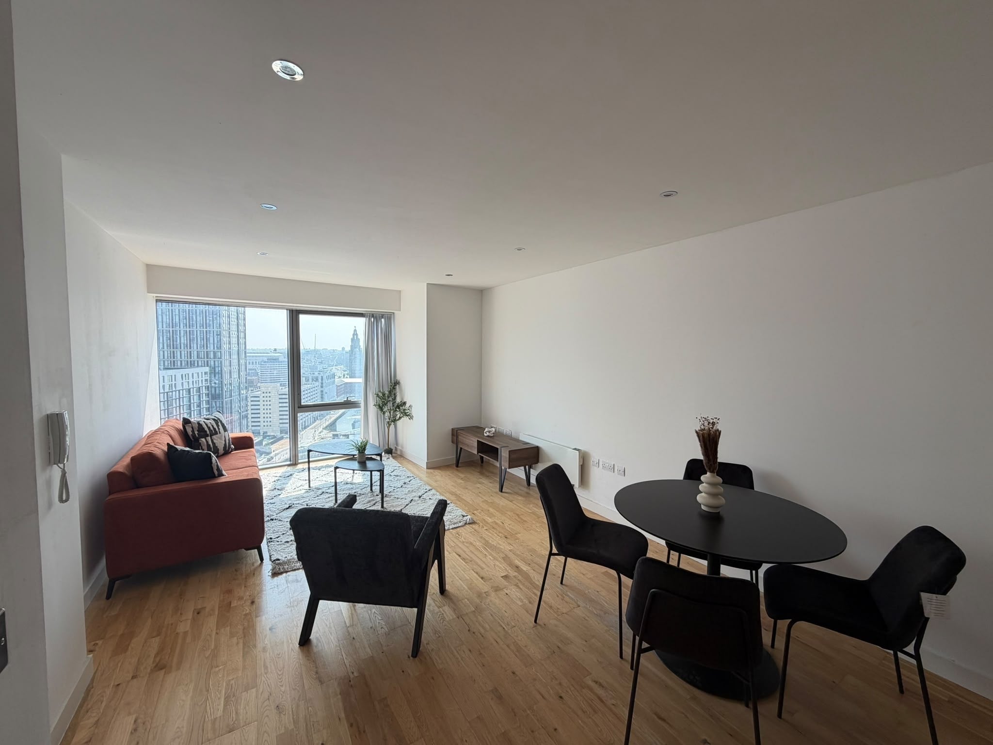 Flat William Jessop Way in Liverpool