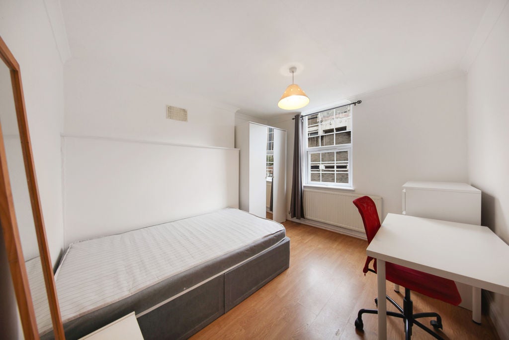 Flat St Mark Street in Greater London
