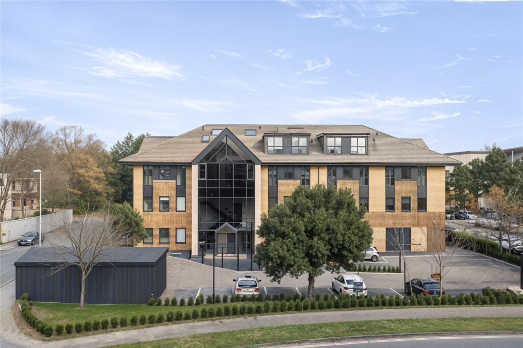 Flat Rye Close in Hart