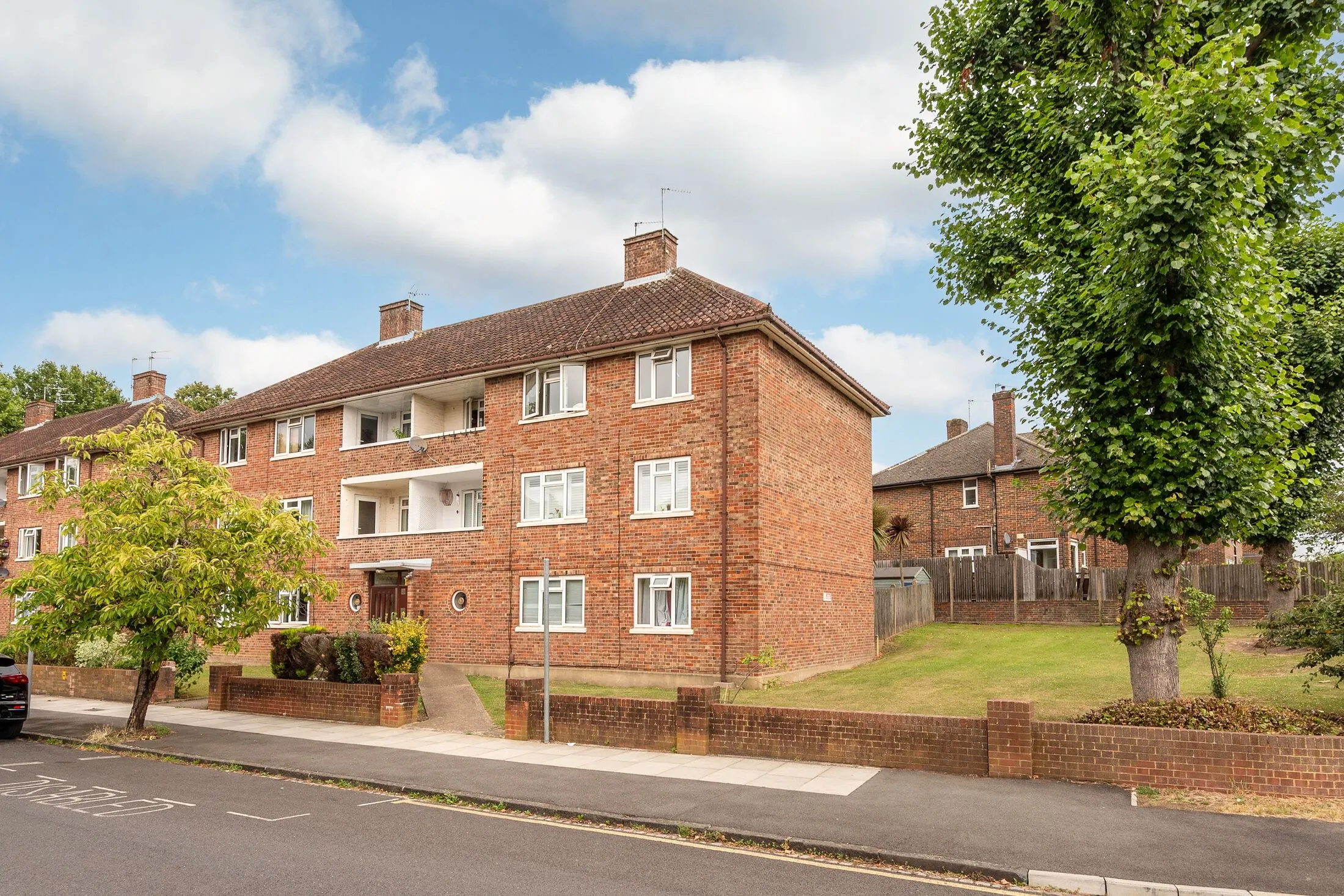Flat Ricards Road in Greater London