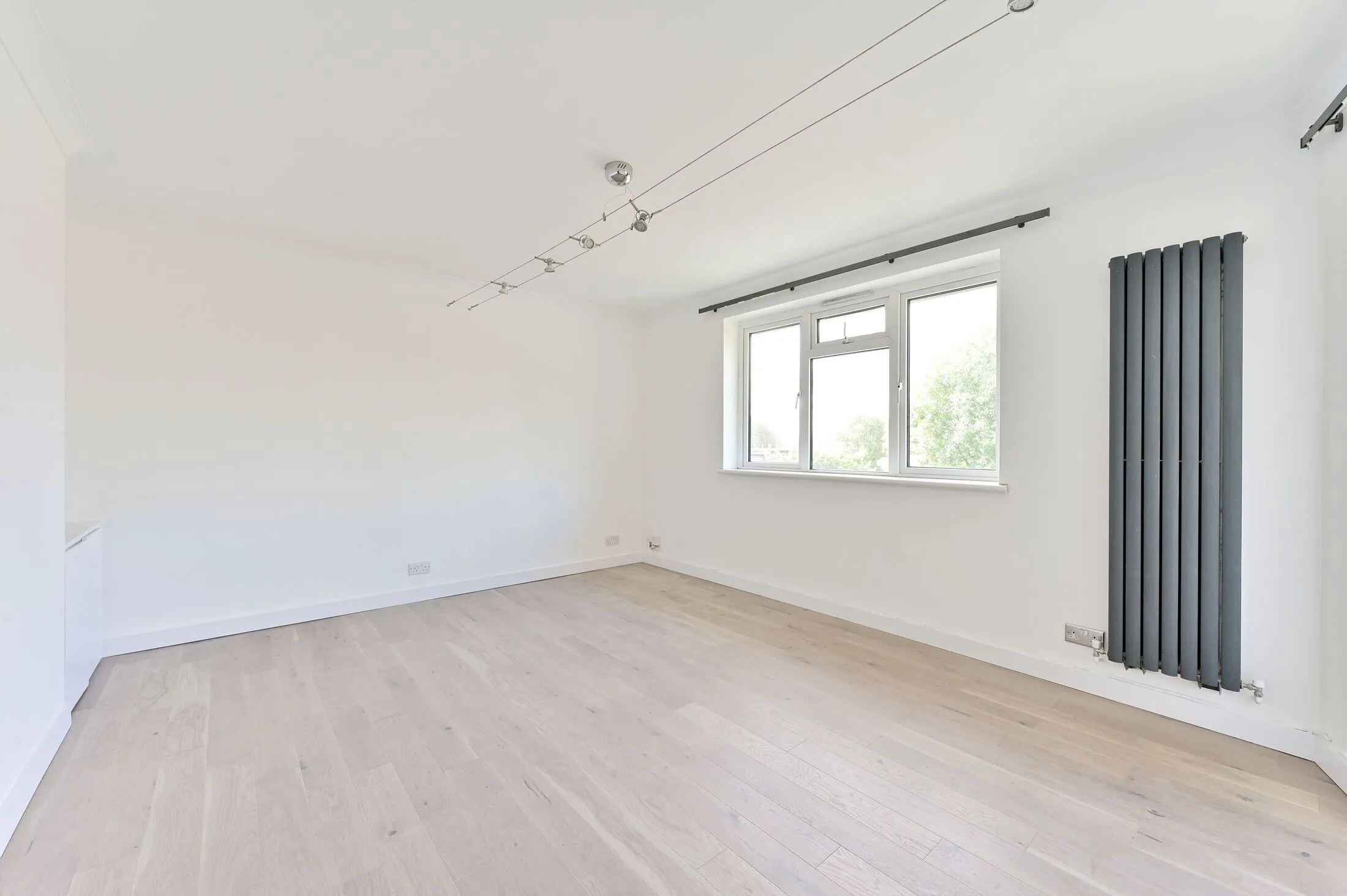 Flat Ricards Road in Greater London