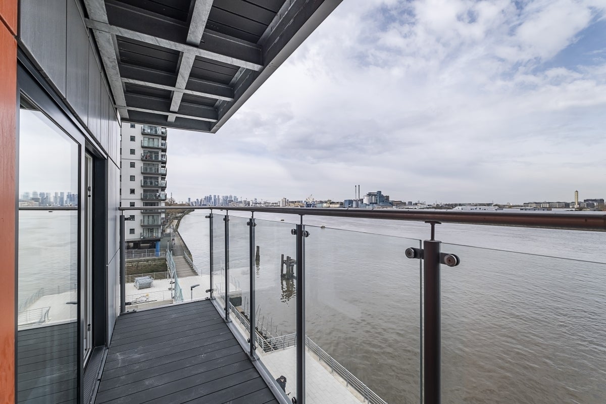 Flat Ferry Approach in Greater London