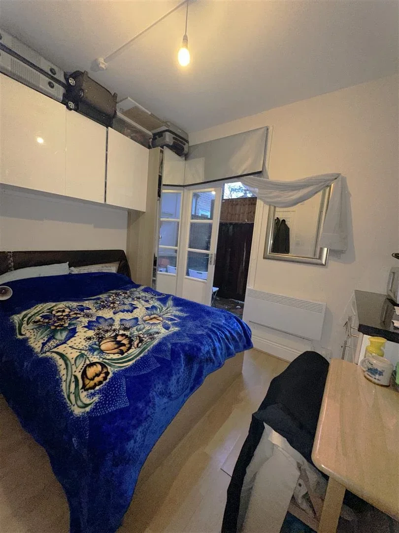 Room Cranbrook Park in Greater London