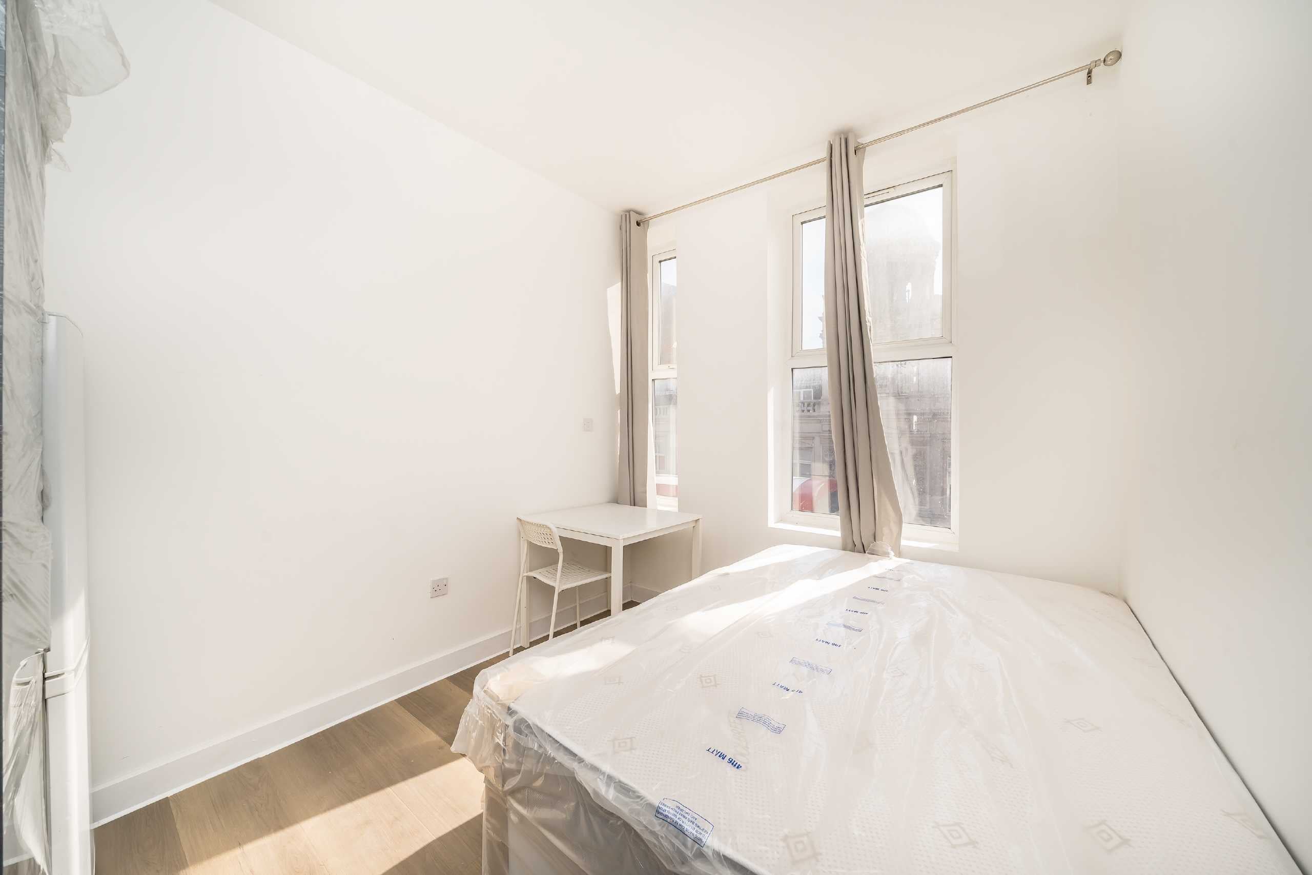 Flat Streatham High Road in Greater London