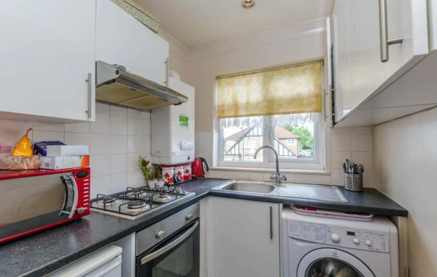 Flat Weald Lane in Greater London