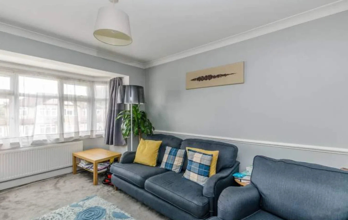 Flat Weald Lane in Greater London