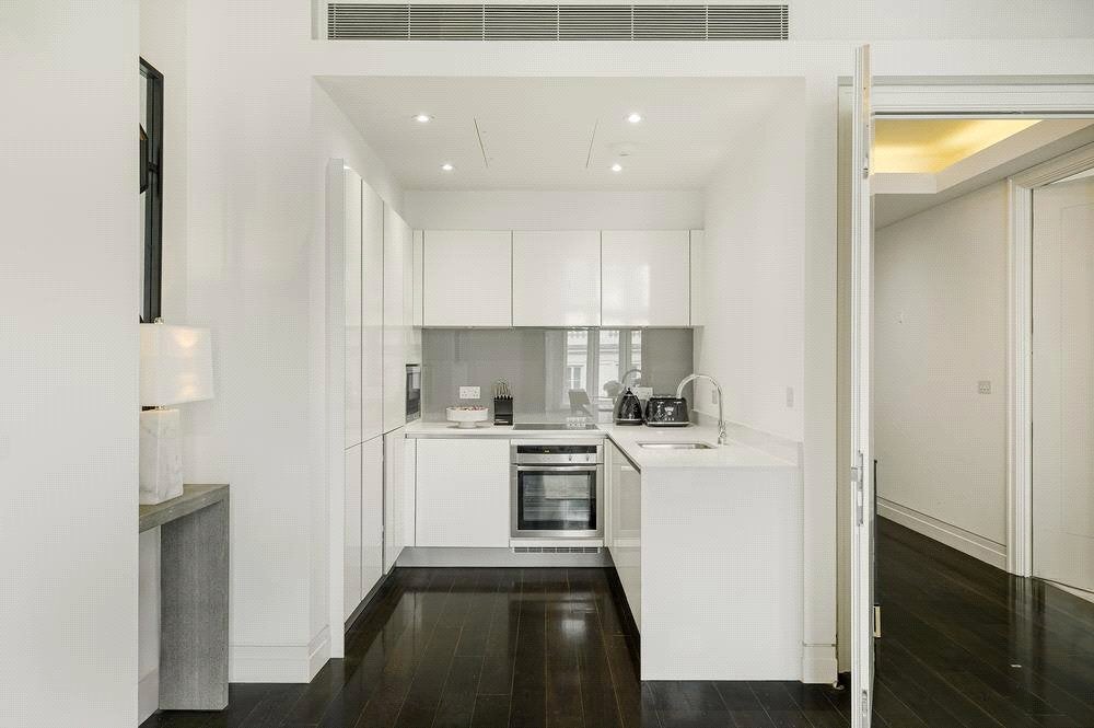 Flat Duke Street in City of Westminster