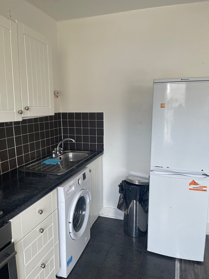 Flat Cobden Road in Greater London