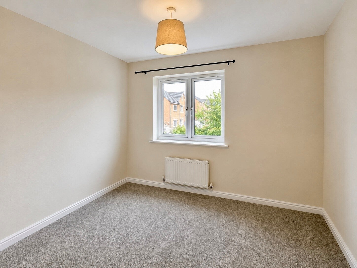 Flat Kenton Lane in Newcastle upon Tyne