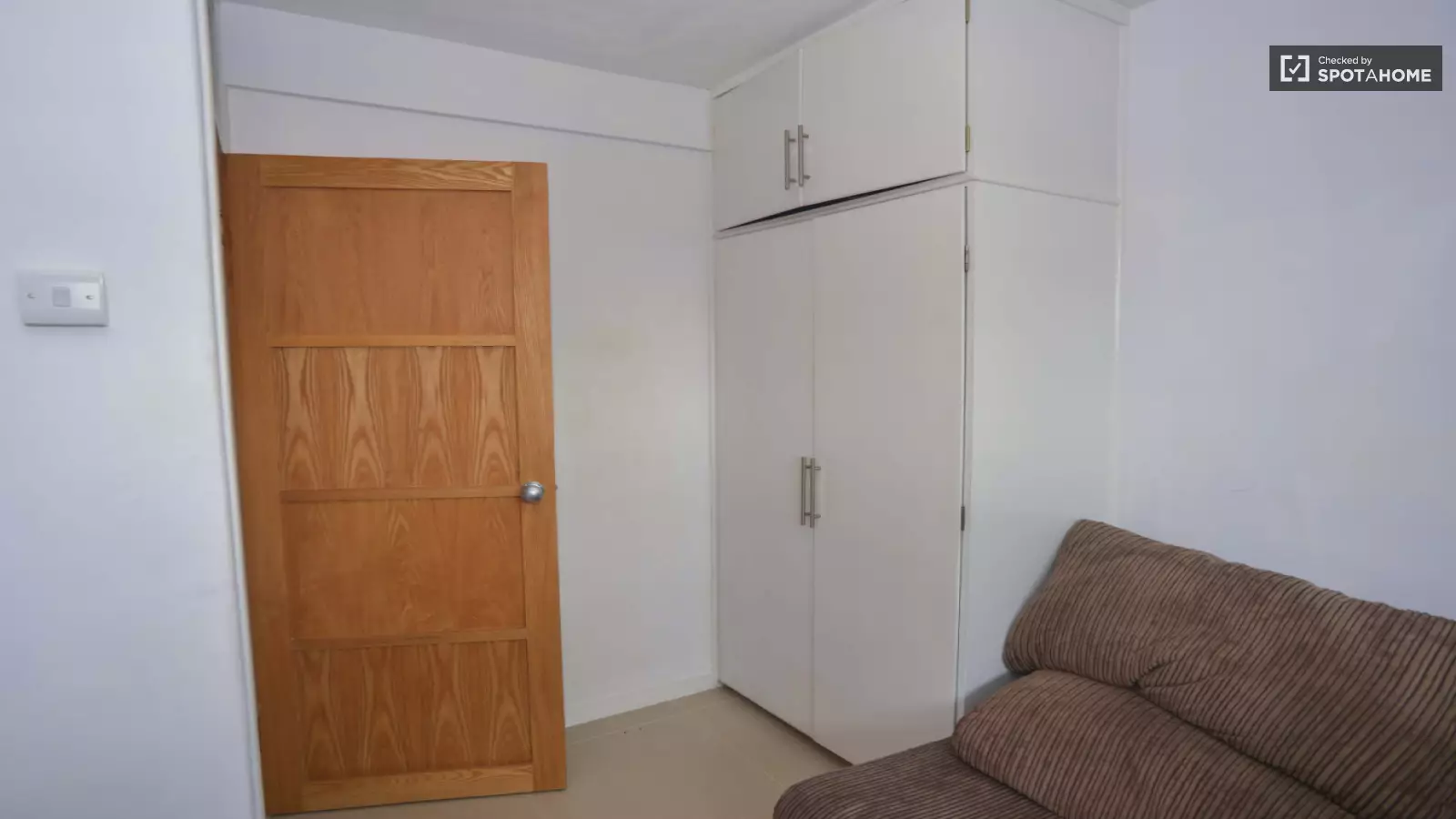 Room Aldrington Road in Greater London