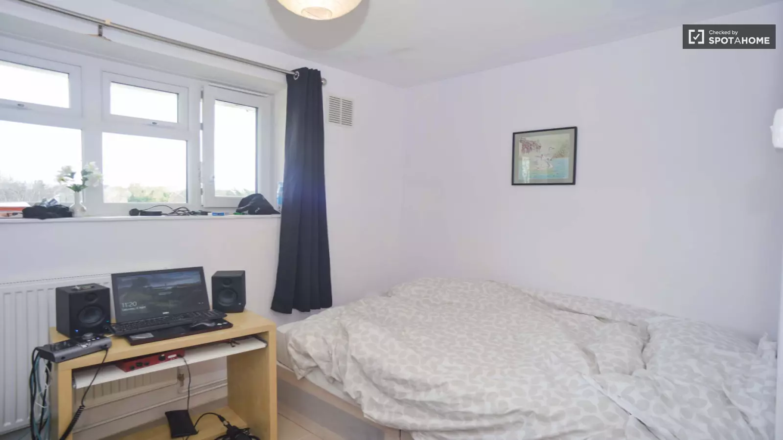 Room Aldrington Road in Greater London