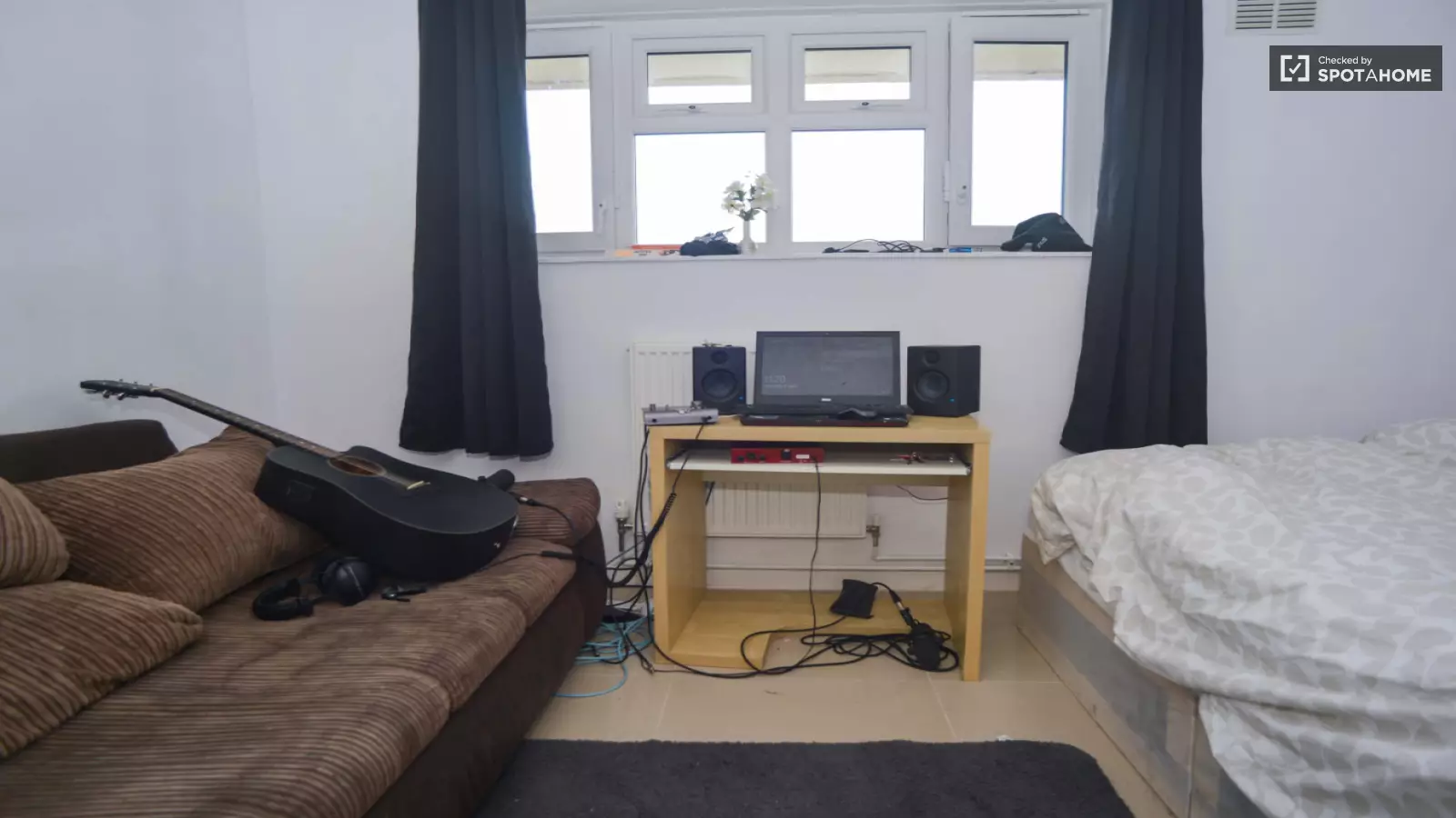 Room Aldrington Road in Greater London