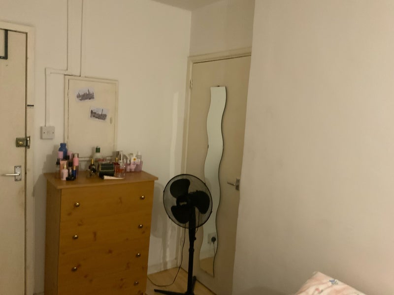 Room Worgan Street in Greater London