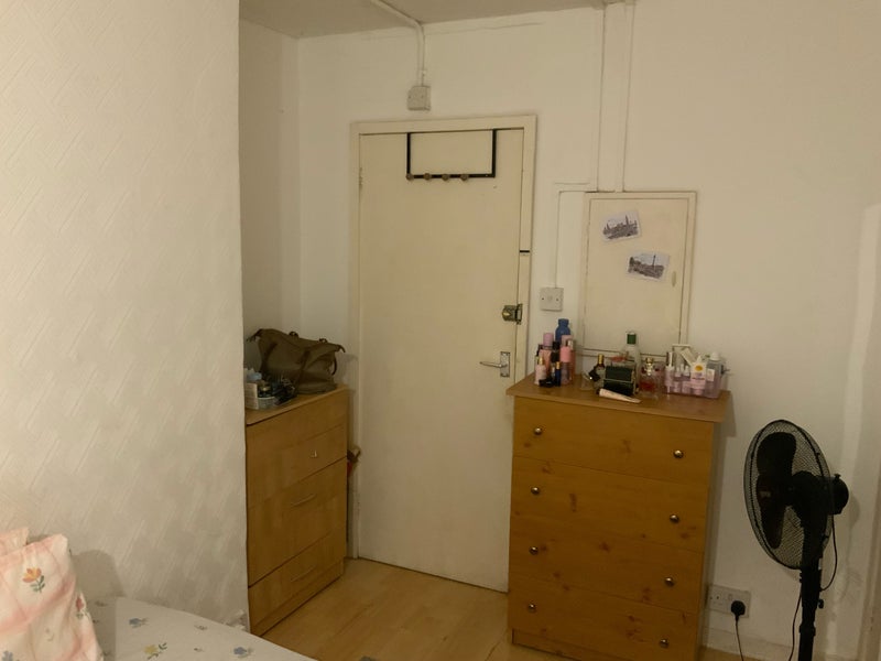 Room Worgan Street in Greater London