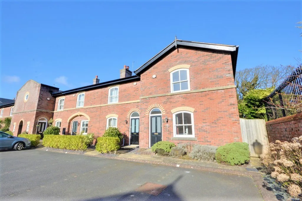 House Birkdale Cop in Halsall