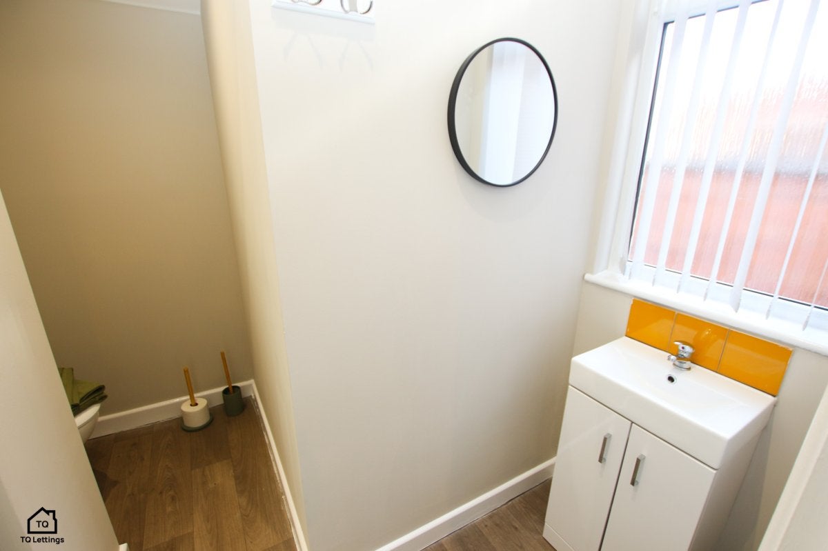 Room Hodges Street in Wigan