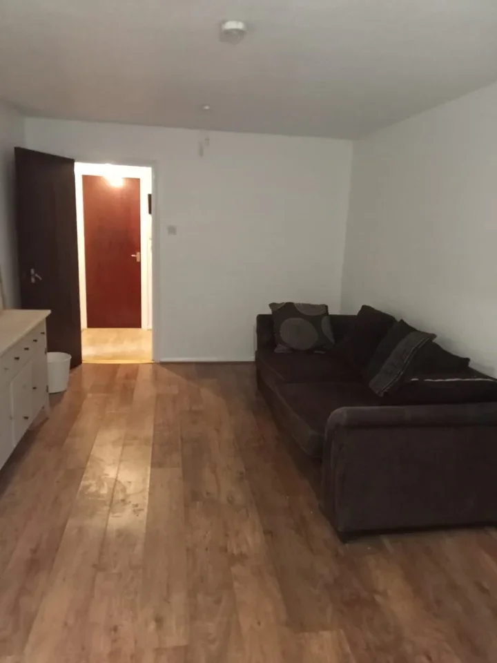 Flat Mulberry Close in Luton