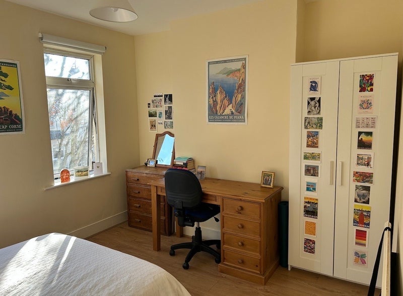 Room Glenavon Road in Greater London
