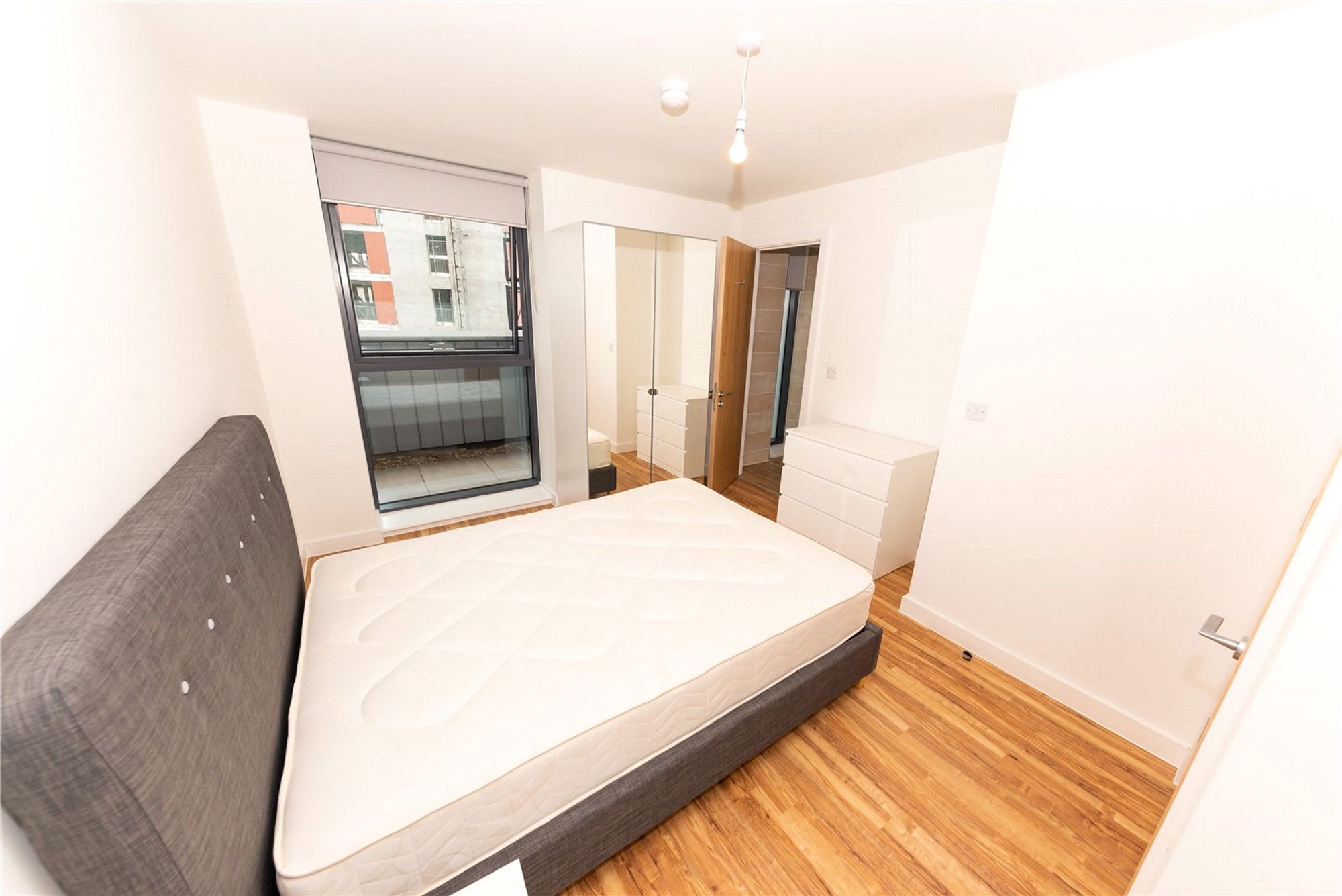 Flat Pomona Strand in Trafford