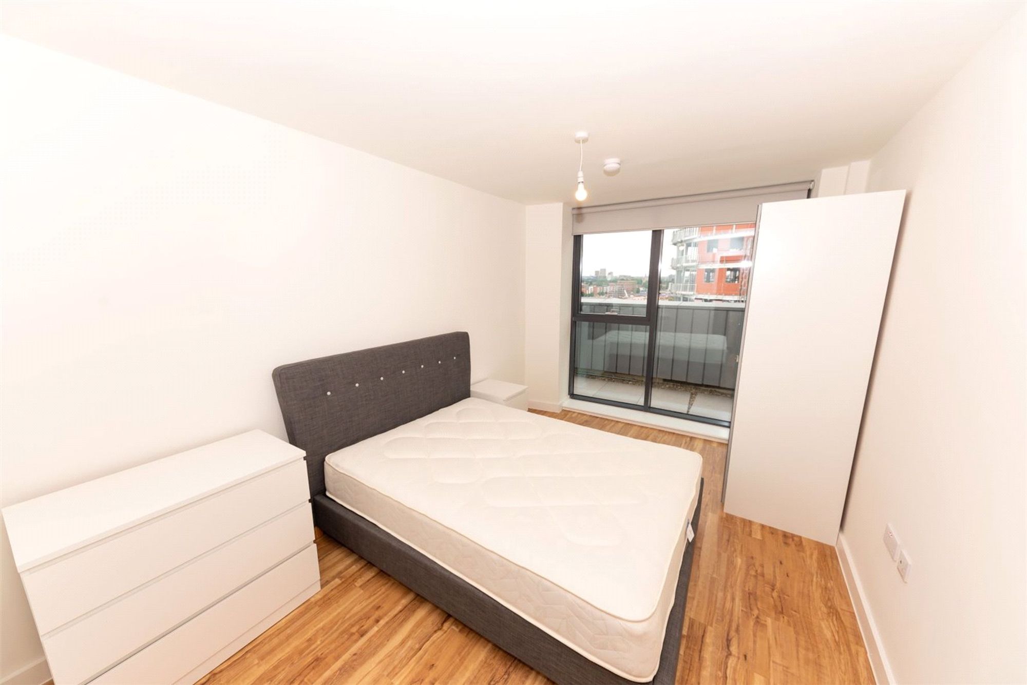 Flat Pomona Strand in Trafford