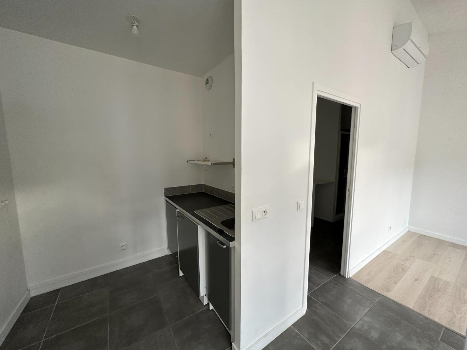 Flat Rue Jacques Durand in Avon