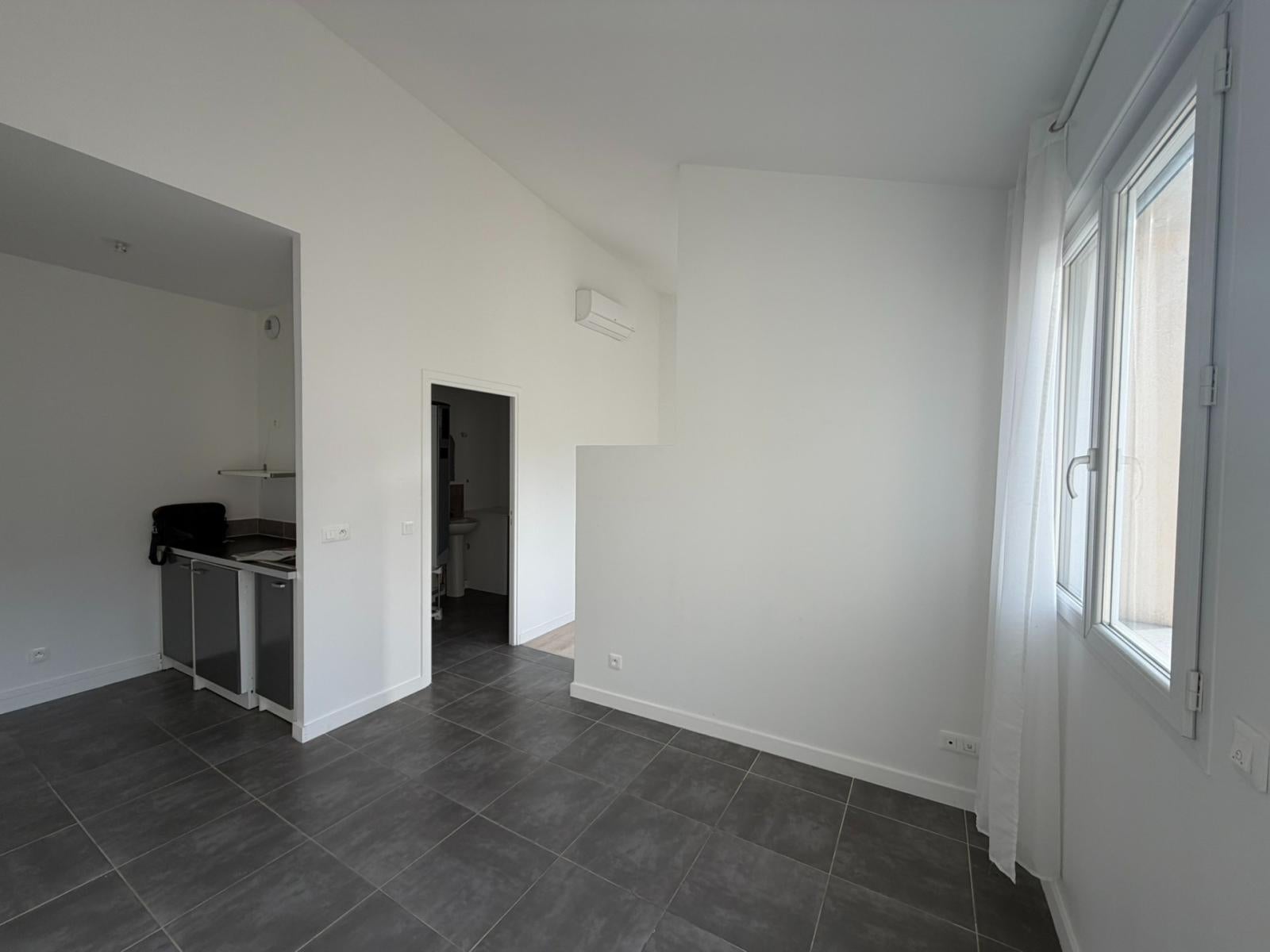 Flat Rue Jacques Durand in Avon