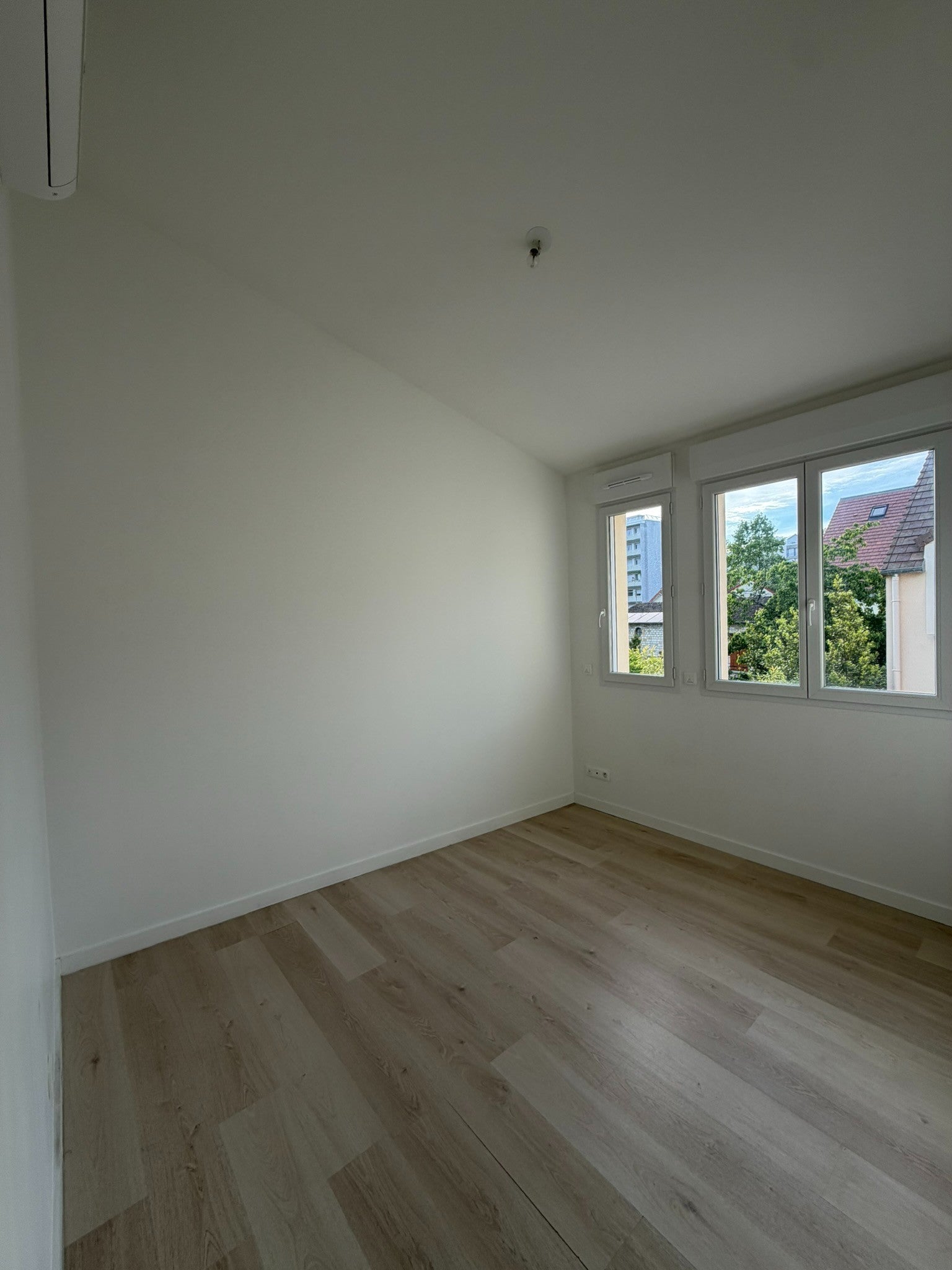 Flat Rue Jacques Durand in Avon