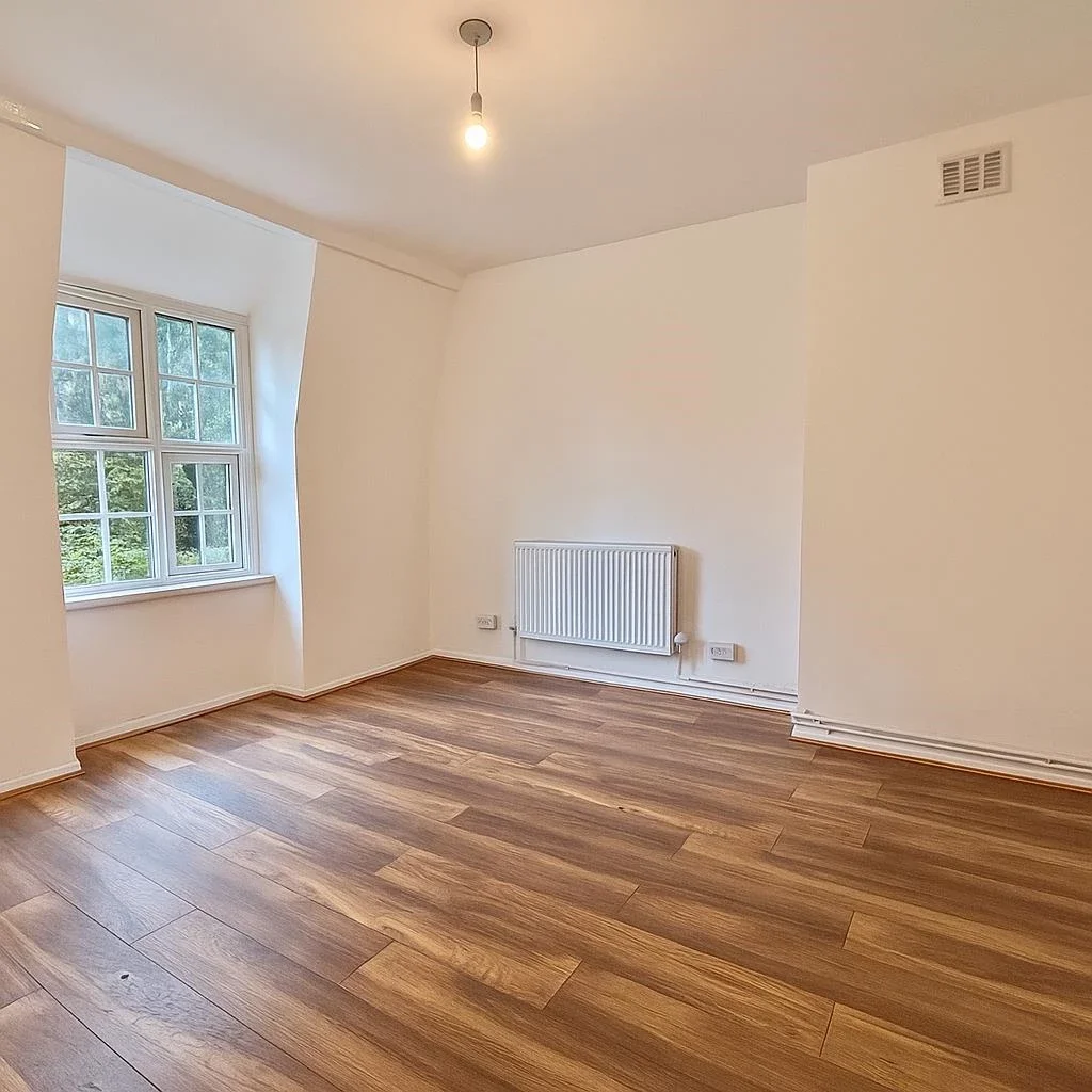 Flat Topham Square in Greater London