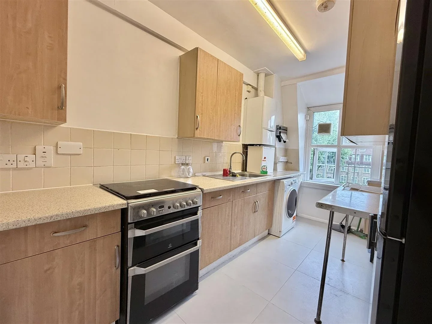 Flat Topham Square in Greater London