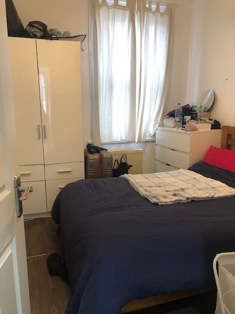 Flat Kingsland Road in Greater London