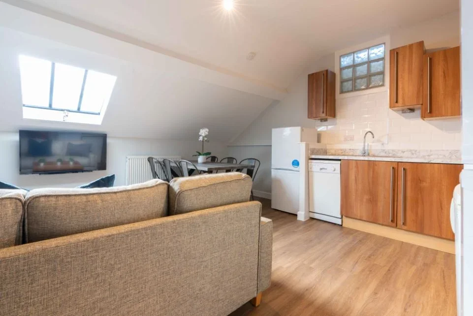 Flat Jesmond Road in Newcastle upon Tyne