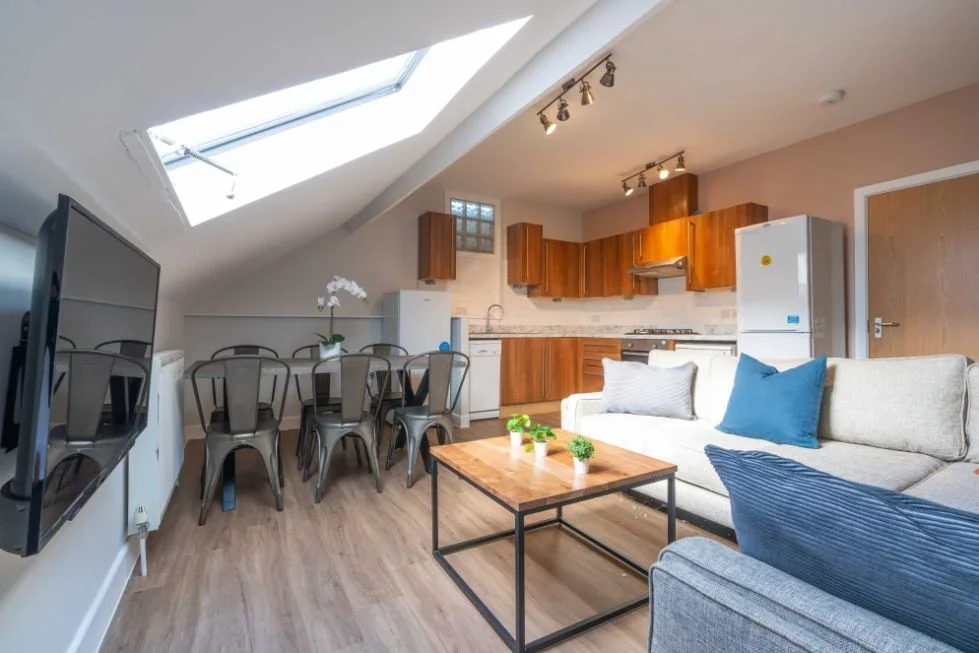Flat Jesmond Road in Newcastle upon Tyne
