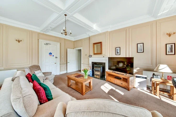 Flat Sutton Road in Sutton-under-Whitestonecliffe