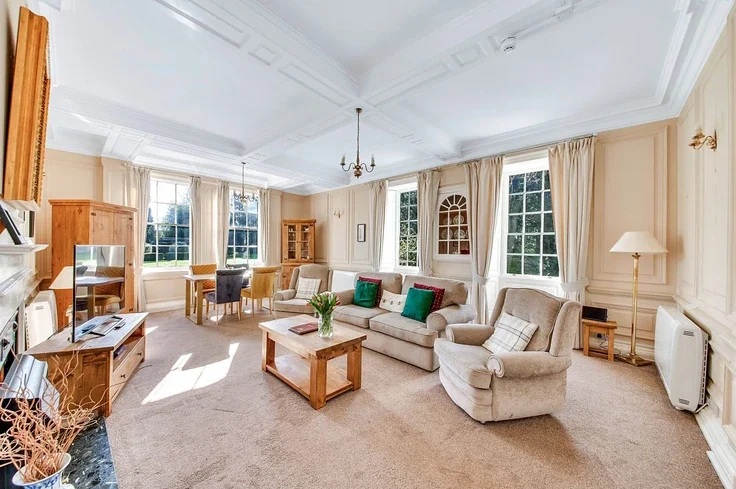 Flat Sutton Road in Sutton-under-Whitestonecliffe