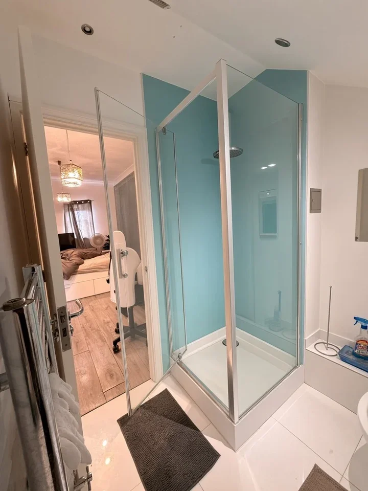 Room Hannah Close in Chatham