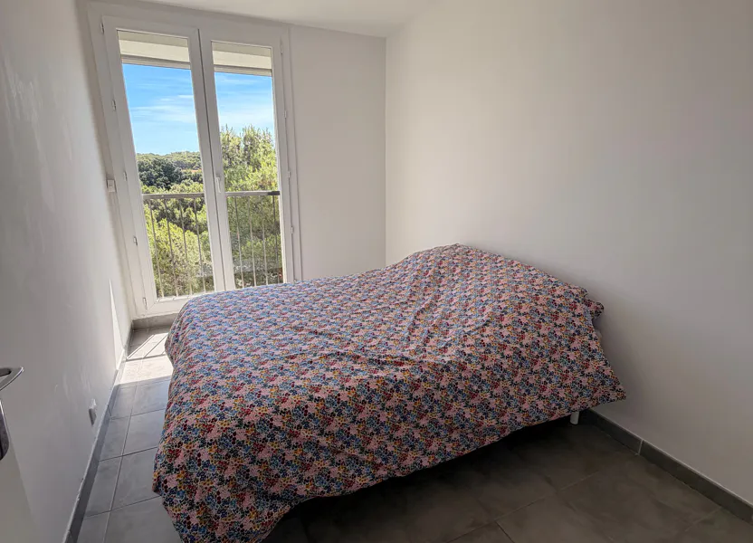 Flat Avenue des Cardalines in Istres