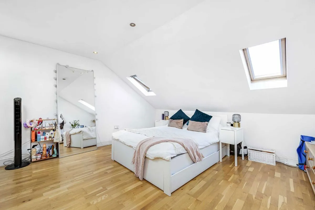 Flat Hubert Grove in Greater London